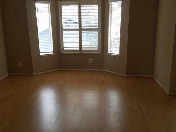 5th image of 999 Porter Ave APT 27