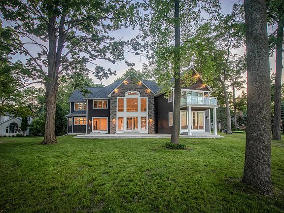 4th image of 10530 Wildwood Cir