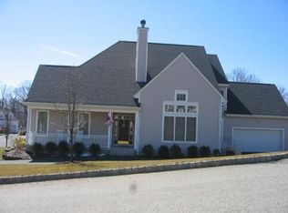 2 Tartan Cir, Highland Mills, NY 10930