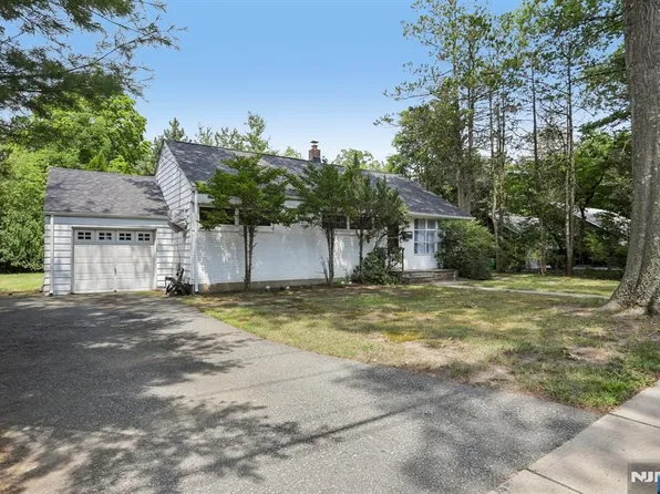 491 Racetrack Rd, Ho Ho Kus, NJ 07423