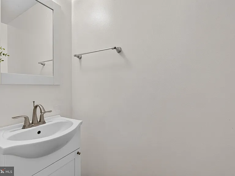 10522 Lime Tree Way — Photo 9