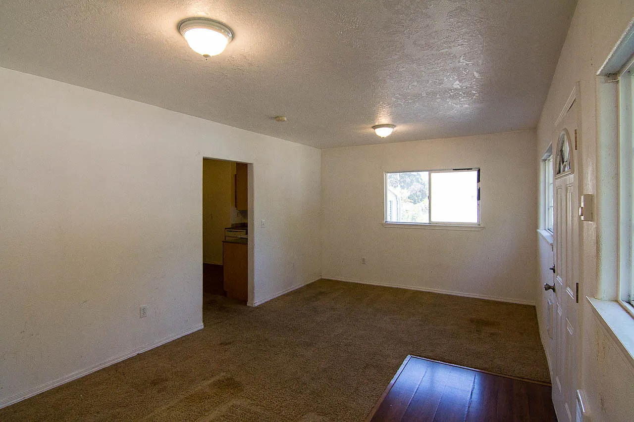 Small House on Shared Lot in Salem- Water/Sewer Included — Photo 2