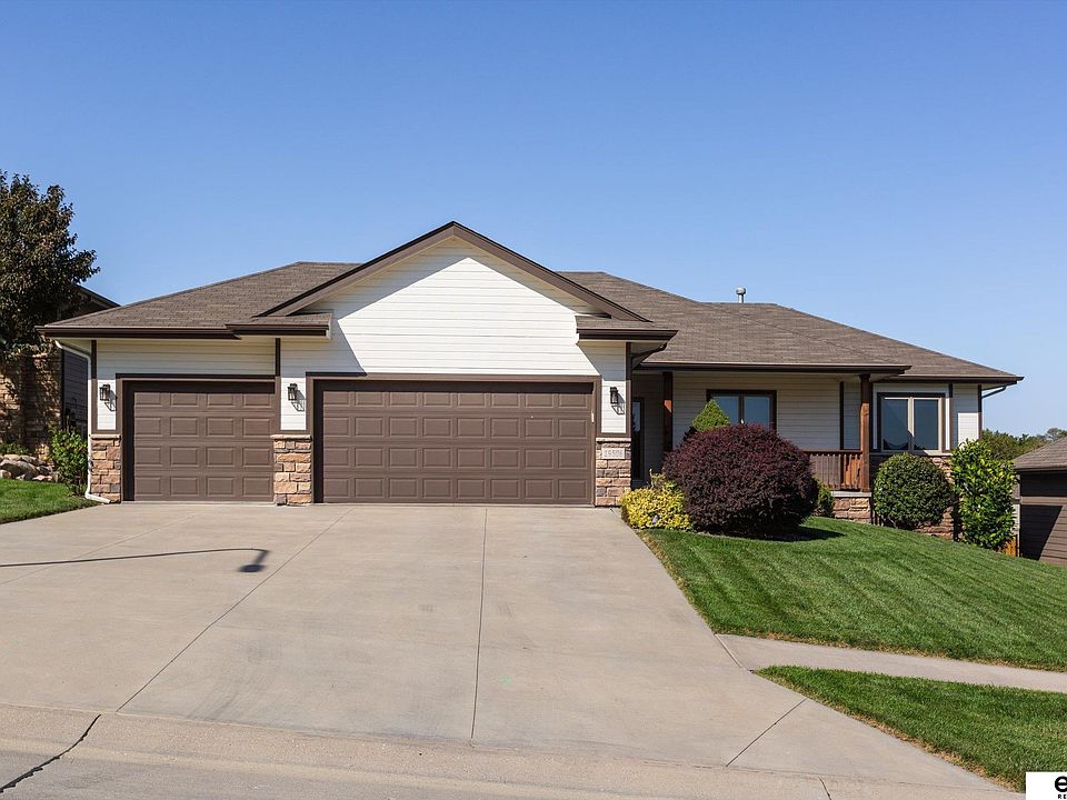 1st image of 19506 Cottonwood Cir