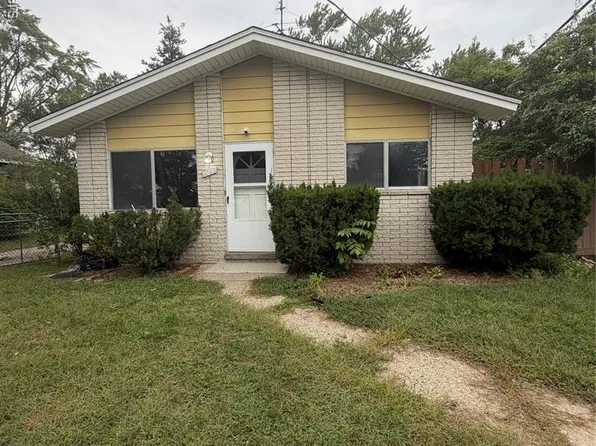 1069 Urbancrest Dr, Troy, MI 48083