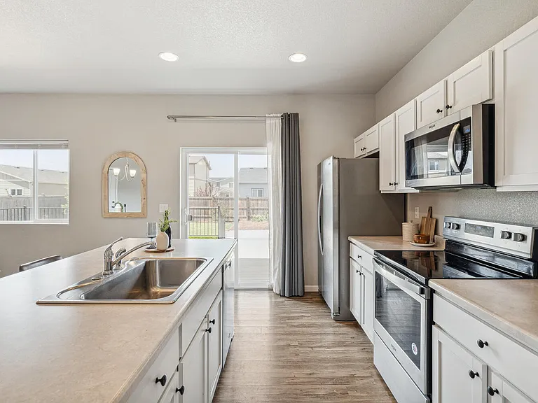 1119 Sherman Dr — Photo 12