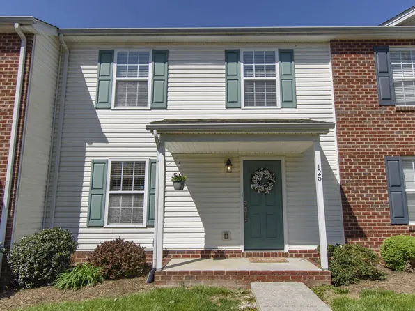 125 Charleston Ln, Christiansburg, VA 24073