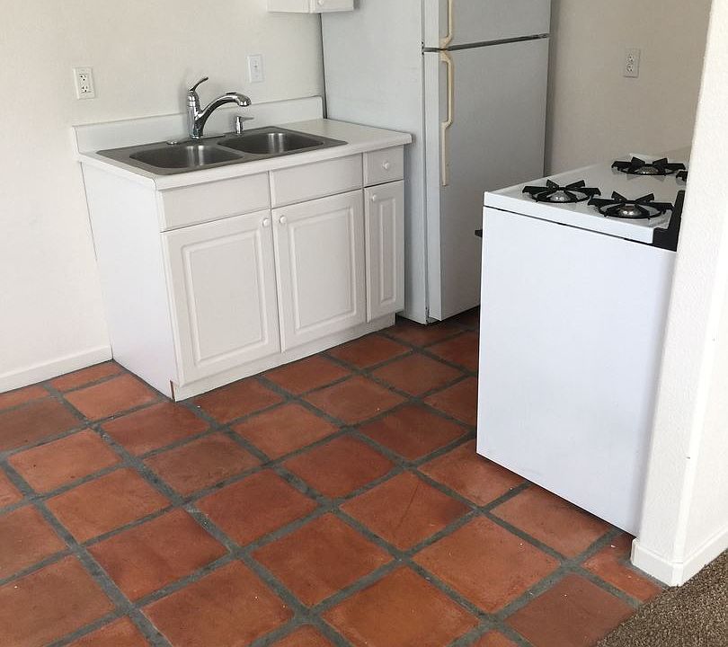 2nd image of 2117 Front St APT 12
