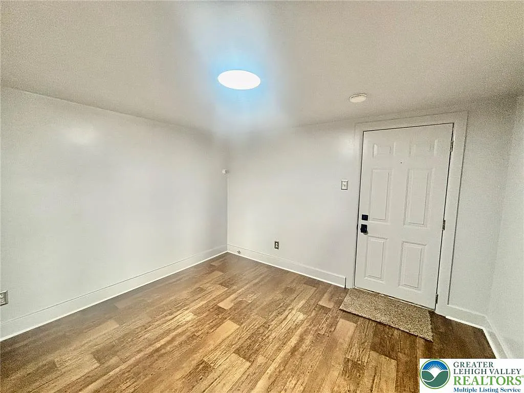 2 bed, 1.0 bath, 750 sqft, $1,450 — Photo 4