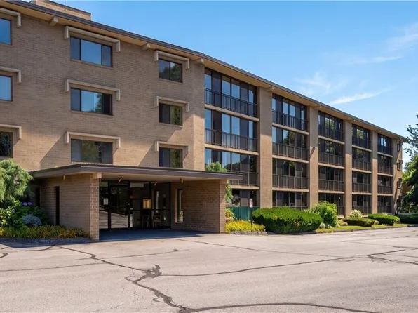 650 E Greenwich Ave APT 5-405, West Warwick, RI 02893