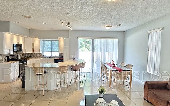 4th image of 6831 Cherry Grove Cir