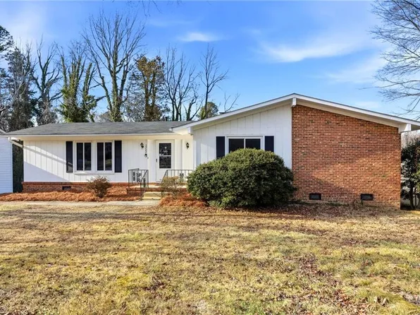 3202 Shallowford Dr, Greensboro, NC 27406