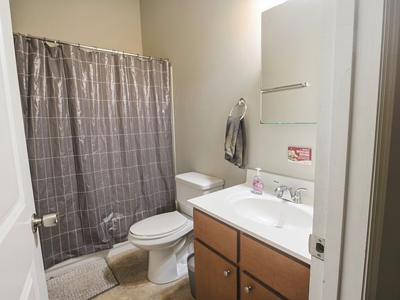 4th image of 228 W McMillan St Ste 1