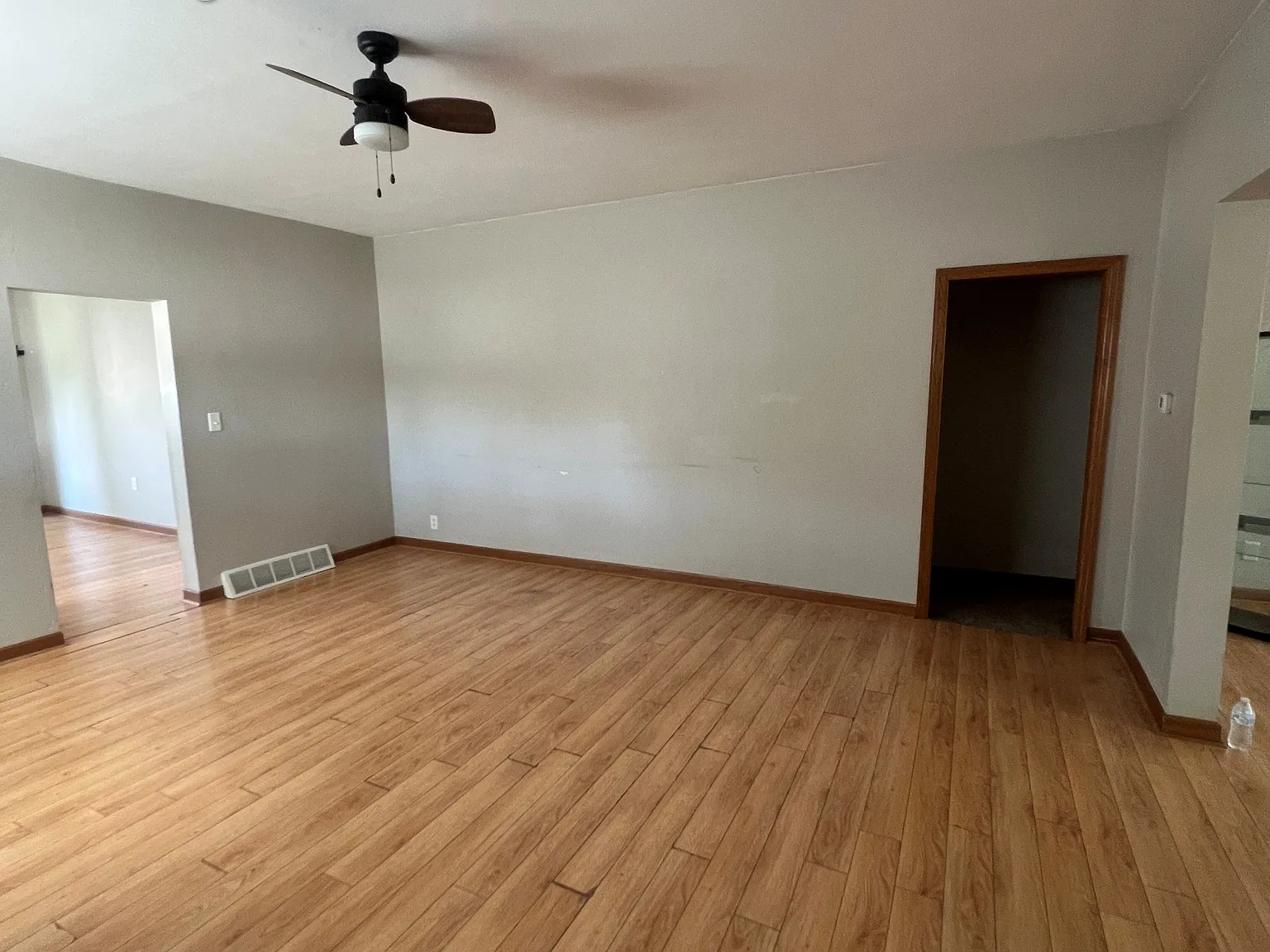 1406/1408 Oshkosh Avenue - 1408 — Photo 1