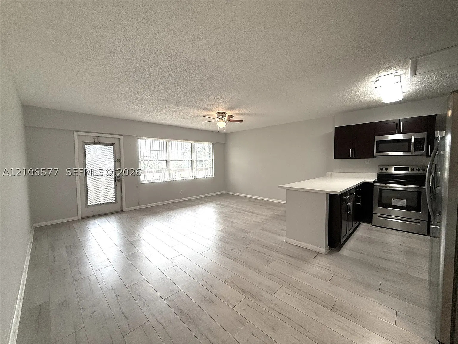 1 bed, 1.5 bath, 720 sqft, $1,500 — Photo 3