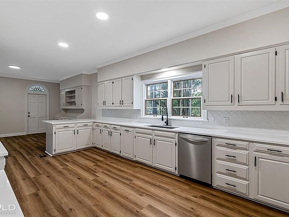 4th image of 9837 Neesonwood Dr