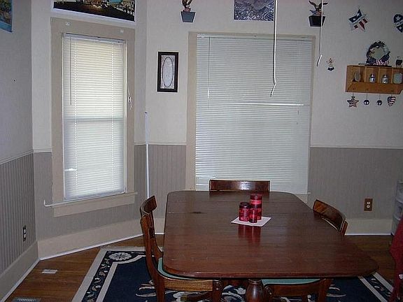 4th image of 390 Wehrle Ave
