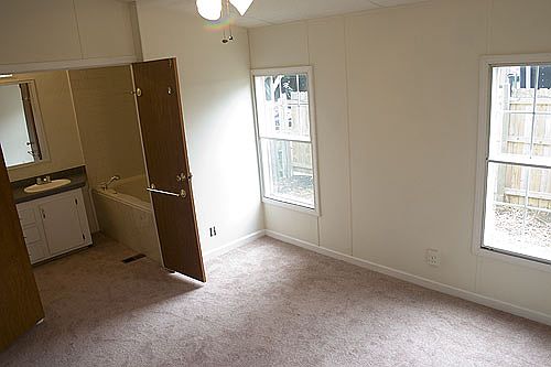 4th image of 4606 Freund St