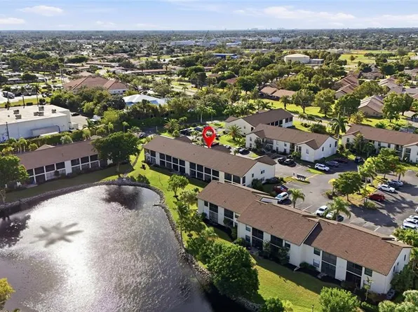 9270 Lake Park Dr APT 201, Fort Myers, FL 33919