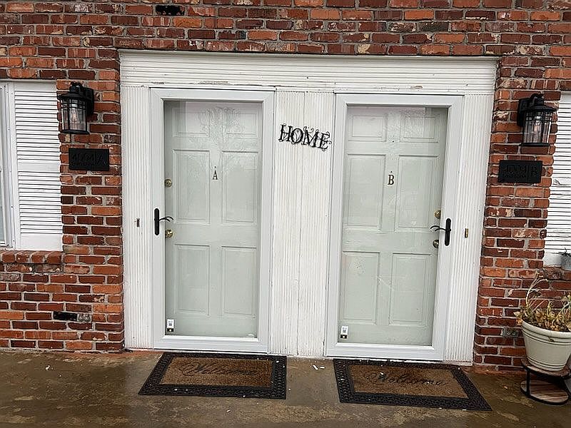 1st image of 4004A Lara Ln