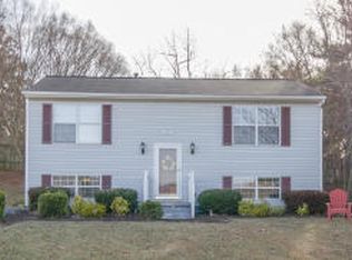 831 Orlando Ct, Roanoke, VA 24019