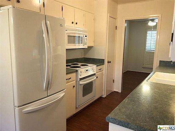 3rd image of 1427 Canary Ln