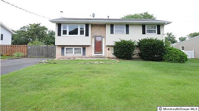 1st image of 590 Fountain Dr