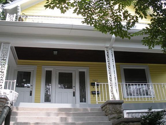 2nd image of 3600 Linwood Ave #3600-404