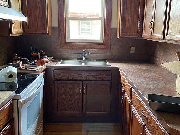 4th image of 1520 Front St APT 3