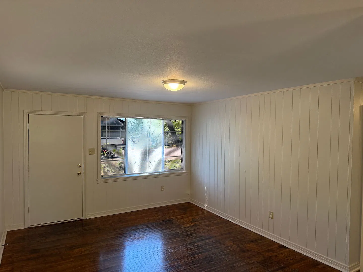 Charming 3 Bed 1 Bath Home — Photo 3