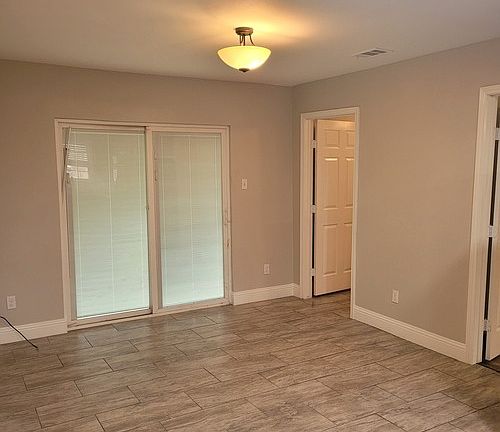 5th image of 3516 Sidney Dr
