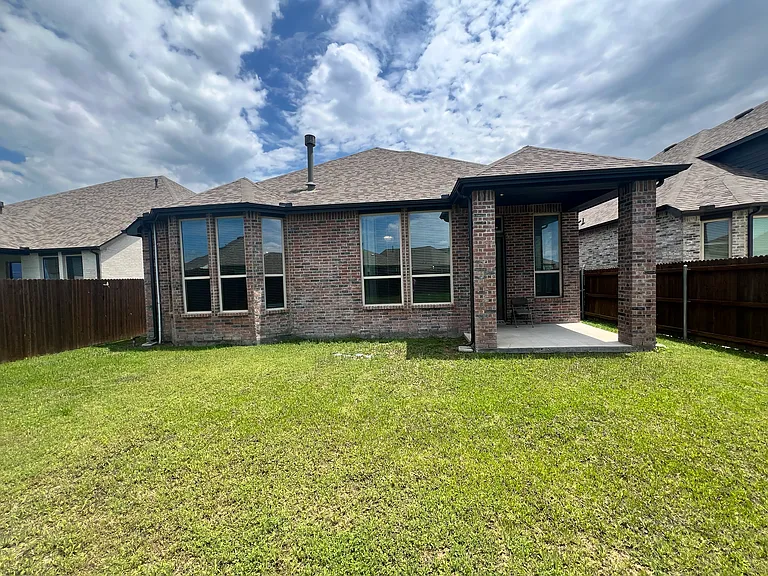 1553 Sugarberry Dr — Photo 19