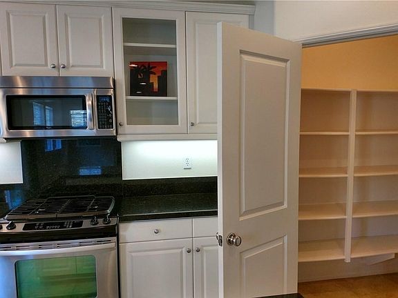 4th image of 3211 S Alton Ct