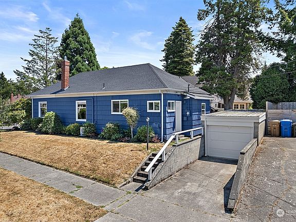 2nd image of 824 N Sheridan Avenue