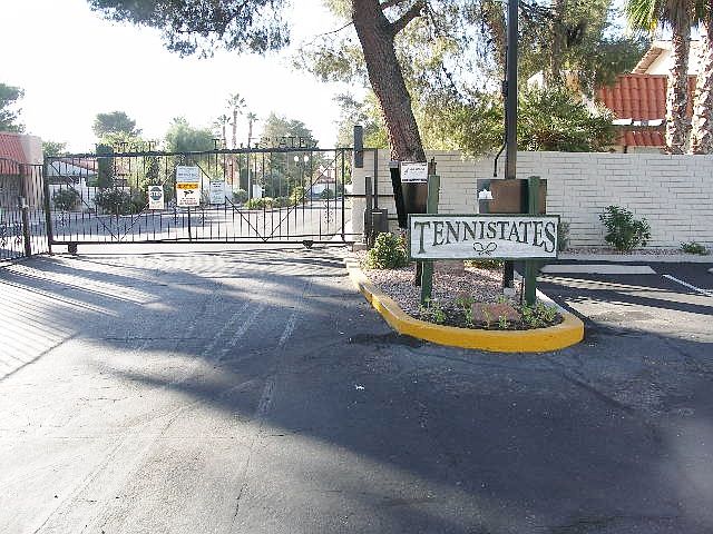 3685 TENNIS COURT ST S (66)_11012014
