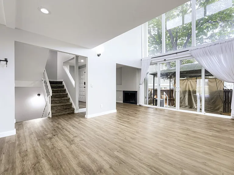 1050 S Monaco Pkwy #145 — Photo 10