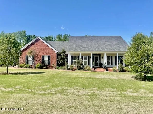 116 Ethelyn Smith Dr, Senatobia, MS 38668