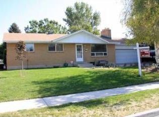 8953 S Kings Hill Dr, Sandy, UT 84092