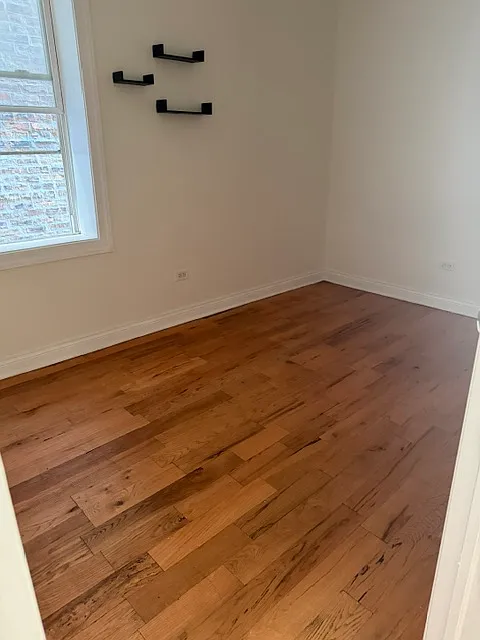 3 bed, 1000 sqft, $1,600 — Photo 3