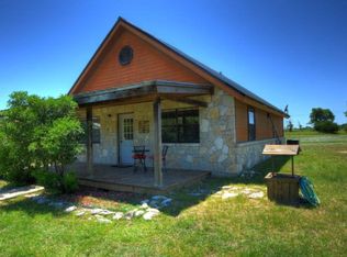 3 E River Oaks Ln, Ingram, TX 78025