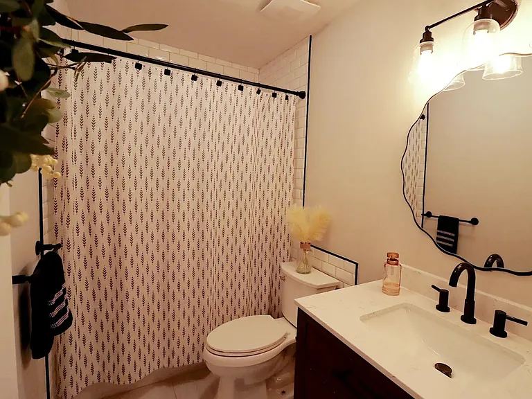 Beautifully updated upstairs full bath