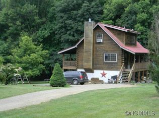 613 Red Maple Dr, Waynesville, NC 28785