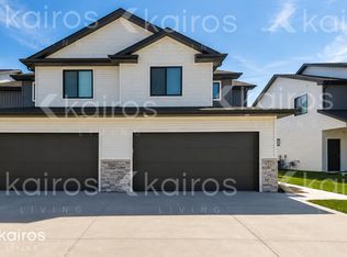 6925 Holly Ct, Johnston, IA 50131