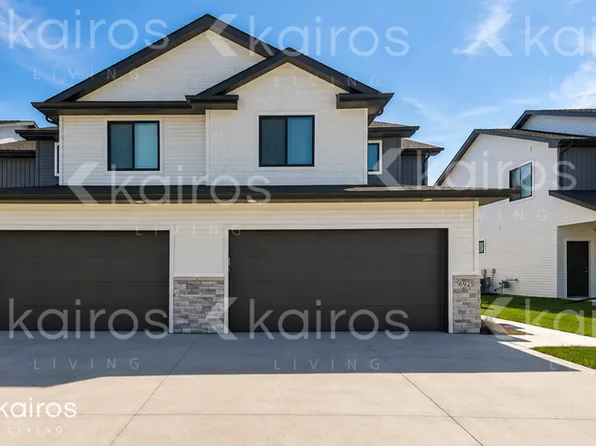 6925 Holly Ct, Johnston, IA 50131