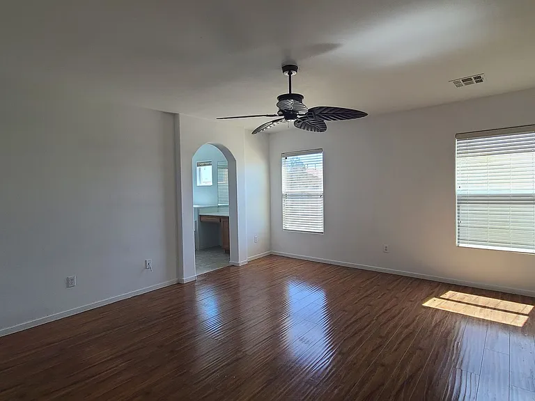 8944 Rutherford Grove St — Photo 32