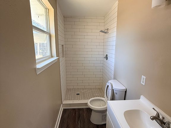 4th image of 1884 Lauradale Dr