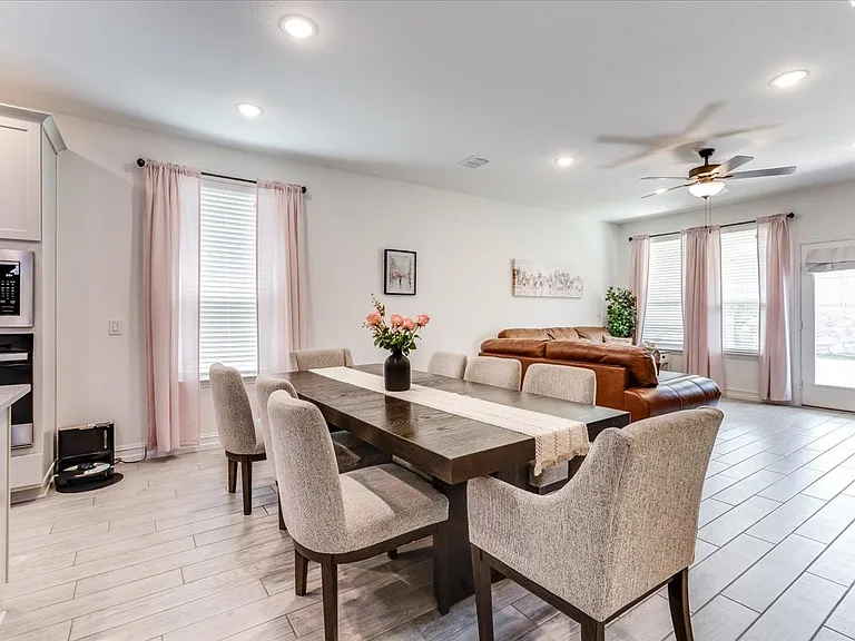 1304 Starling St — Photo 15