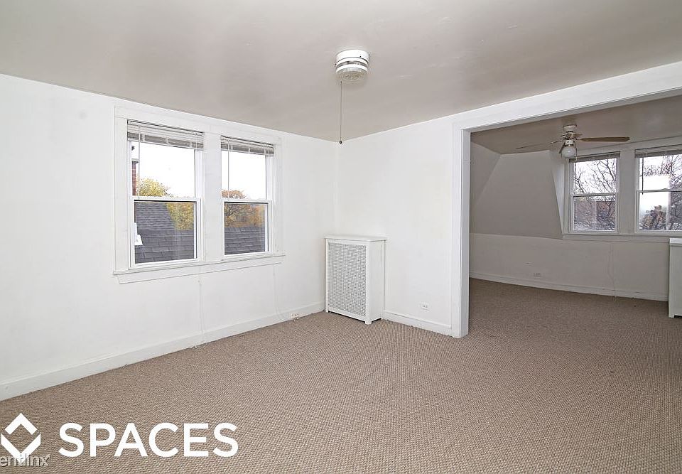 1st image of 4907 N Janssen Ave APT 3