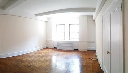 Rented by Siderow Residential Group