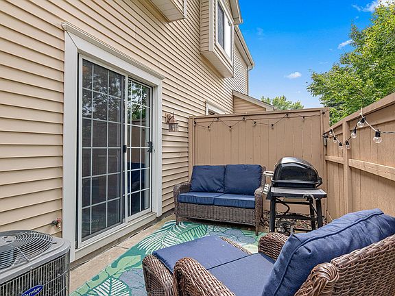 2nd image of 8384 Annapolis Way