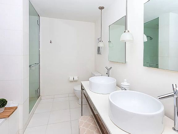 4th image of 15 Broad St APT 3010